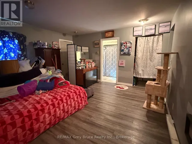 780
