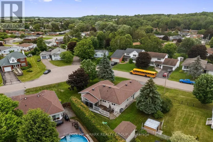 236 VANIER CRESCENT, Renfrew, Ontario K7V4M9