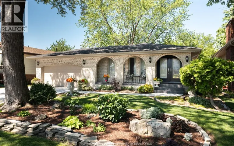 385 CENTENNIAL, Tecumseh, Ontario N8N2P1