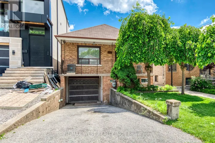 49 MONTCALM AVENUE, Toronto (Briar Hill-Belgravia), Ontario M6E4N8