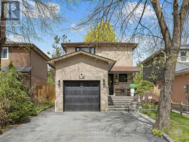 16 BLOSSOM AVENUE, Brampton (Downtown Brampton), Ontario L6X2W3
