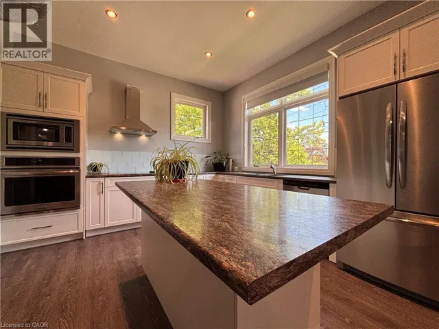 71 WILSON Street E, Ancaster, Ontario L9G2B3