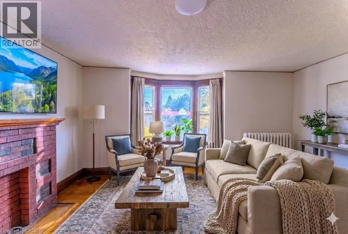 1369 MAIN Street E Unit# 2, Hamilton, Ontario L8K1B8