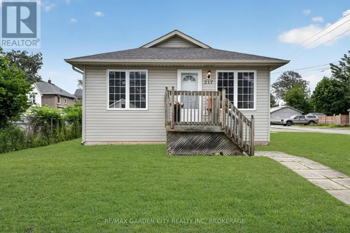 217 PINE STREET, Haldimand (Dunnville), Ontario N1A2L4