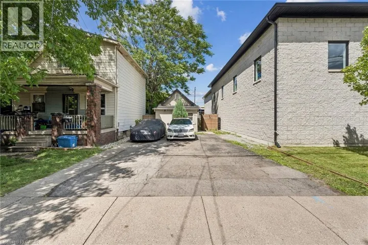 43 WHITFIELD Avenue, Hamilton, Ontario L8L4B5
