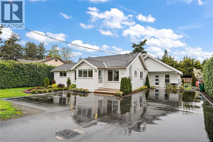 1360 Hastings St, Saanich, British Columbia V8Z2W2