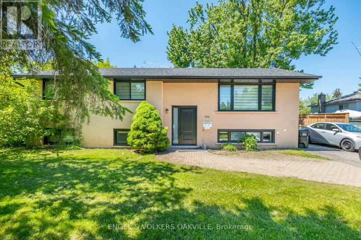 206 YEATES AVENUE, Barrie (Painswick North), Ontario L4N4C6