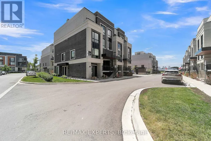 E103 - 7 RED SQUIRREL LANE LANE, Richmond Hill, Ontario L4S0P5