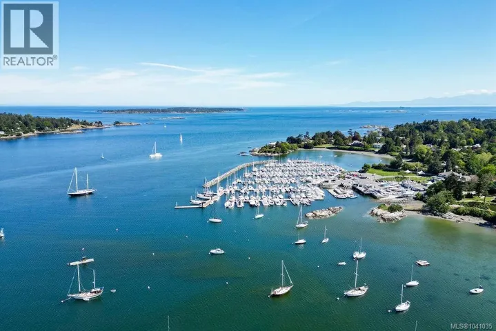 3565 Beach Dr, Oak Bay, British Columbia V8R6M6
