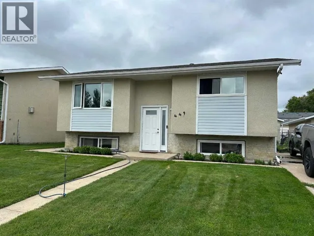449 20 Street NE, Medicine Hat, Alberta T1C1B9