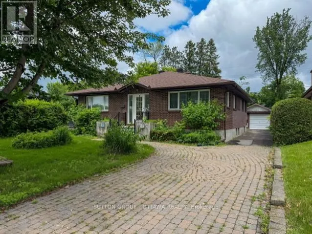 767 CLAUDE STREET, Ottawa, Ontario K1K2S1