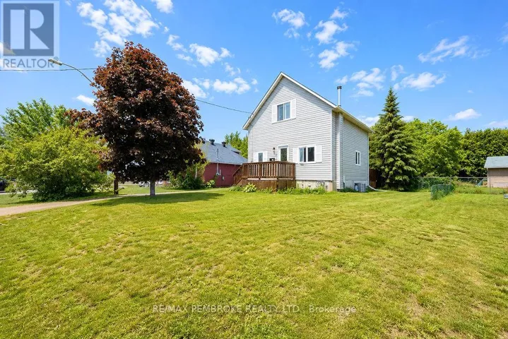 1 VIOLET STREET, Petawawa, Ontario K8H2C2