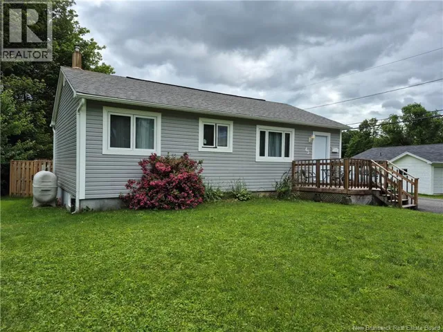 45 Clearview Avenue, Nashwaaksis, New Brunswick E3A1J9
