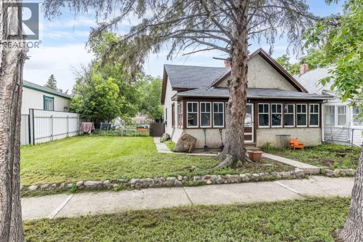 1134 Ross Street SE, Medicine Hat, Alberta T1A0Y4