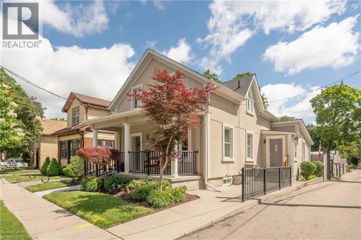 40 MOORE Avenue, Kitchener, Ontario N2H3S1