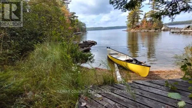 860 MAZINAW LAKE, Addington Highlands, Ontario K0H1K0