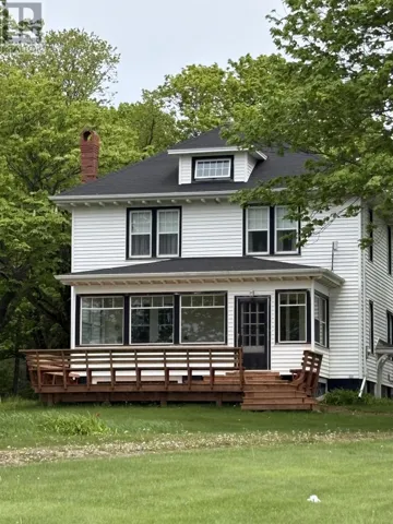 31 BREAKWATER Street, Souris, Prince Edward Island C0A2B0