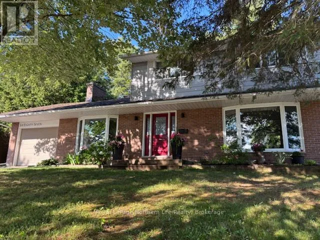 687 GUINEVERE COURT, North Bay (Birchaven), Ontario P1A3M1