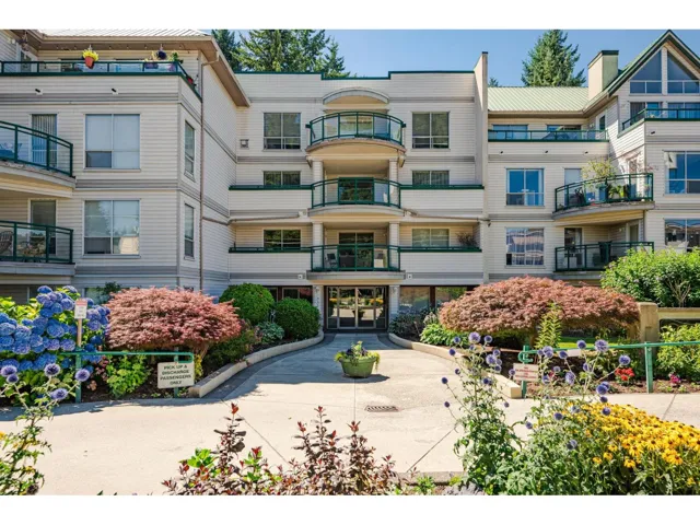 302 33280 E BOURQUIN CRESCENT, Abbotsford, British Columbia V2S7K2