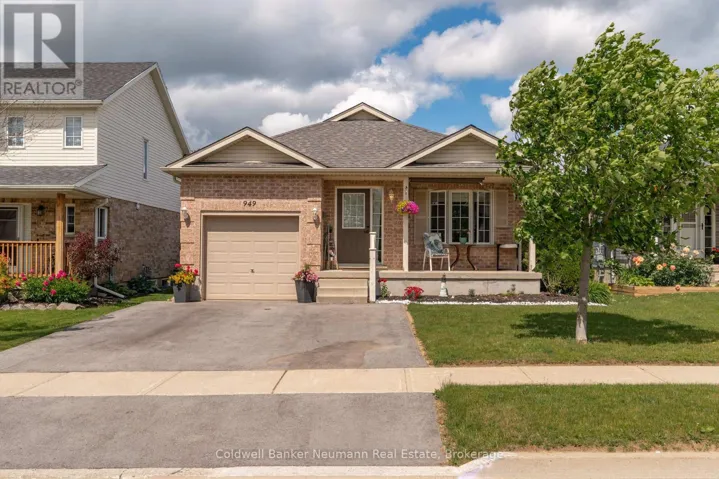 949 GZOWSKI STREET, Centre Wellington (Fergus), Ontario N1M3W1