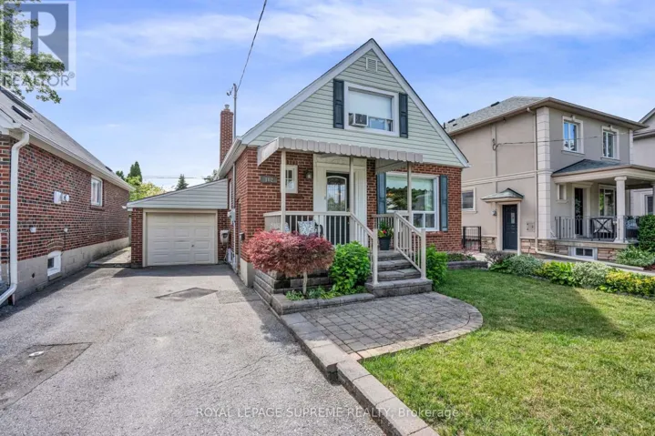 102 BINSWOOD AVENUE, Toronto (East York), Ontario M4C3N9