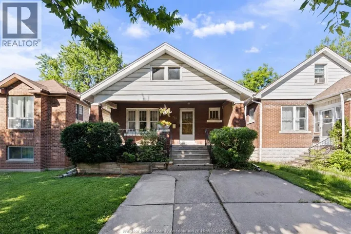 703 RANDOLPH, Windsor, Ontario N9B2T7