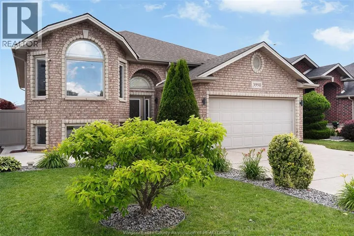 3998 COSENZA STREET, Windsor, Ontario N9G0A5