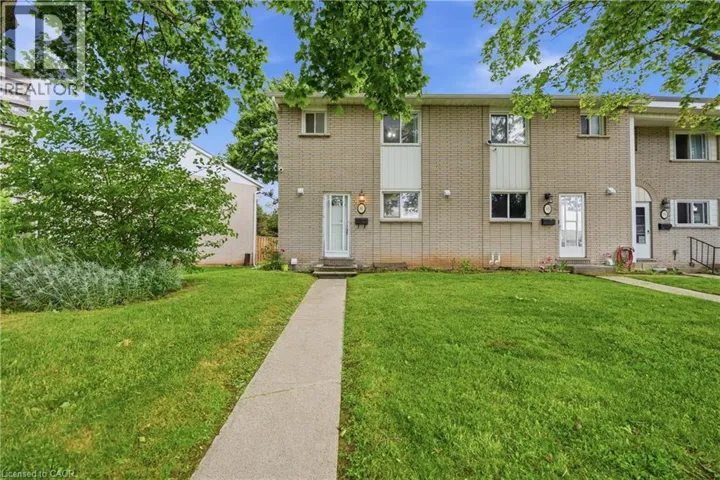 82 RIVERDALE Drive Unit# 14, Hamilton, Ontario L8E1K3