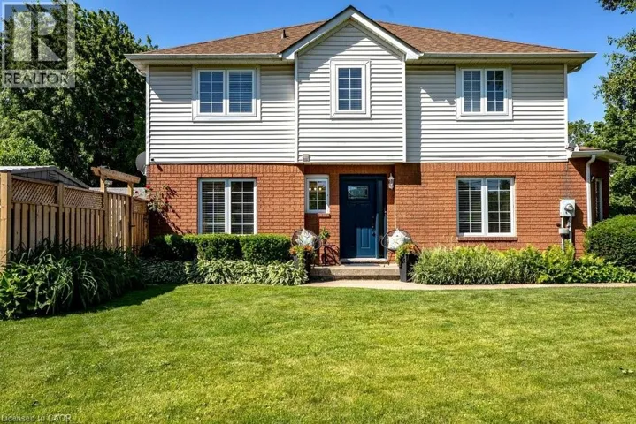 37 WALKER Court, Grimsby, Ontario L3M5J5