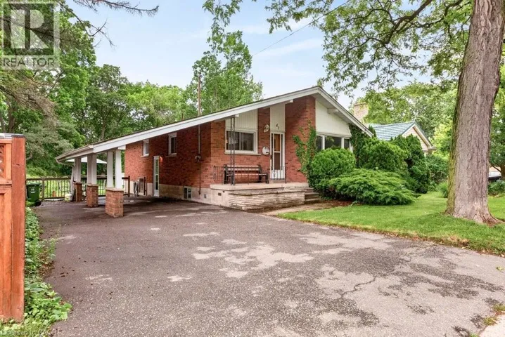 47 MERCER Street, Dundas, Ontario L9H2N8