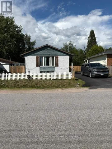 100 STRATHCONA DRIVE, North Bay (Ferris), Ontario P1A2N3