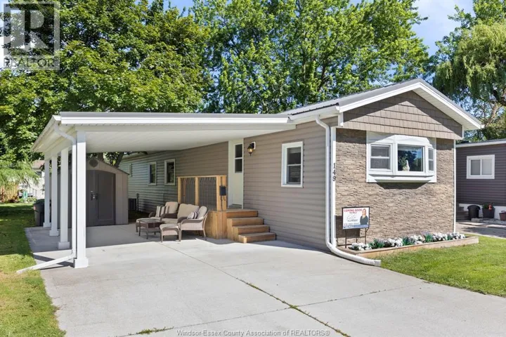149 DANA, Essex, Ontario N8M2A5