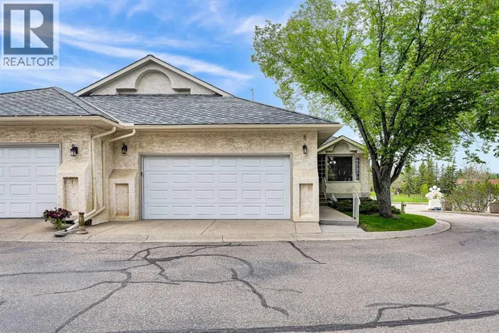 8 Edgepark Villas NW, Calgary, Alberta T3A3S2