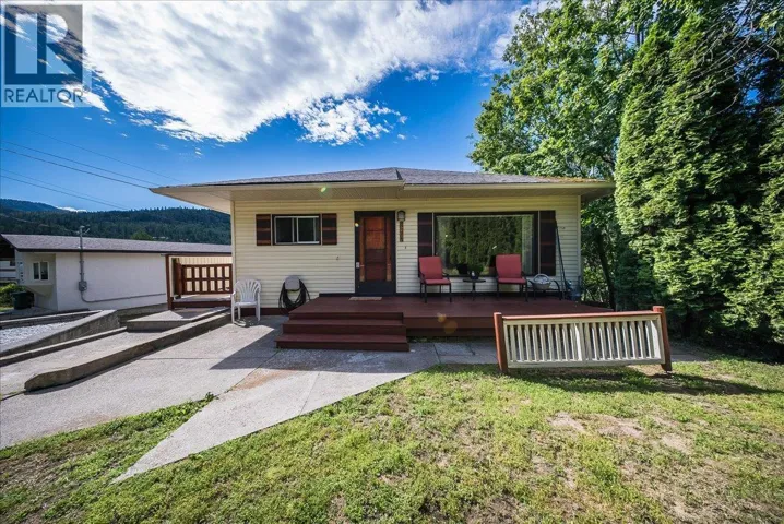 1200 Falls Road, Fruitvale, British Columbia V0G1P0