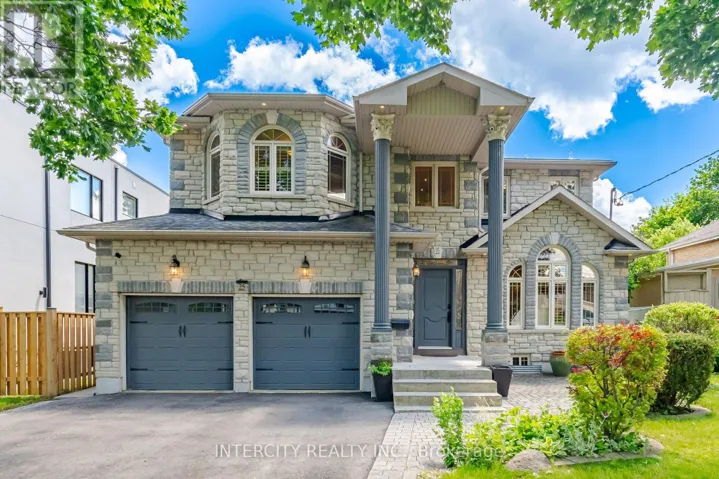 25 LOCKHEED BOULEVARD, Toronto (Humber Heights), Ontario M9P2H5