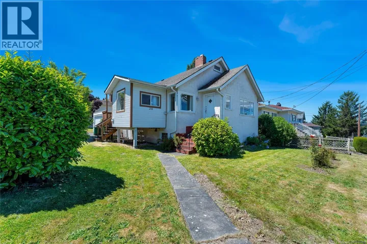 201 Burnside Rd, Saanich, British Columbia V9A1C4