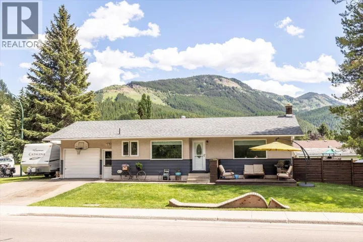 316 Alpine Place, Sparwood, British Columbia V0B2G0