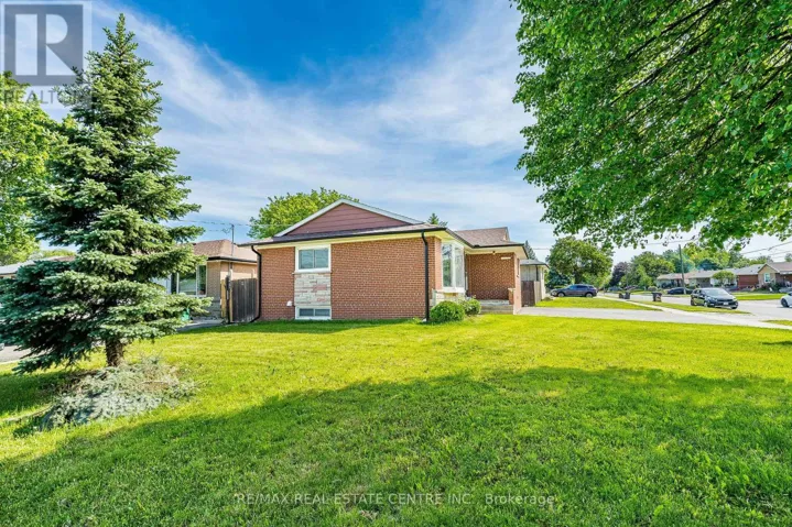 (MAIN FLOOR) - 2 MILNER ROAD, Brampton (Brampton East), Ontario L6W3A5