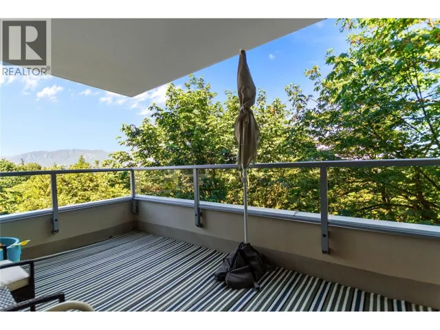 307 9298 UNIVERSITY CRESCENT, Burnaby, British Columbia V5A4X8