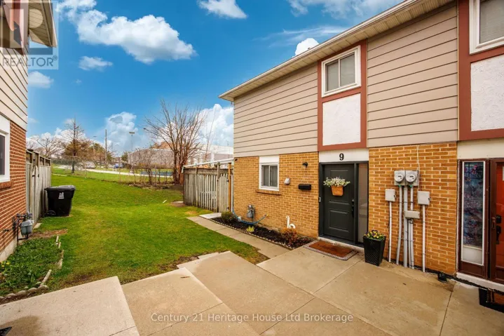 9 SAN VITO WAY, Toronto (Glenfield-Jane Heights), Ontario M3L2G7