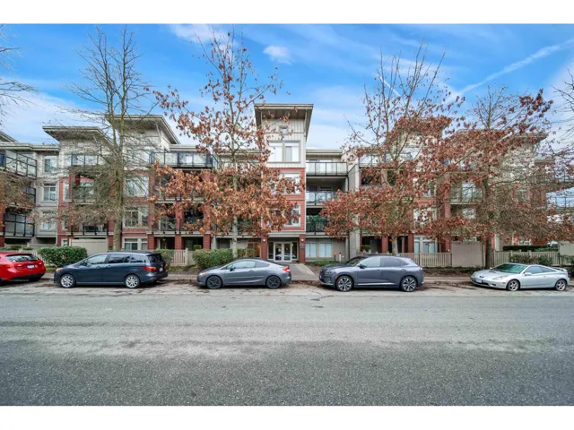 419 15385 101A AVENUE, Surrey, British Columbia V3R0B4