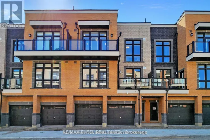 2 - 6 SAYERS LANE, Richmond Hill (Oak Ridges), Ontario L4E1J4