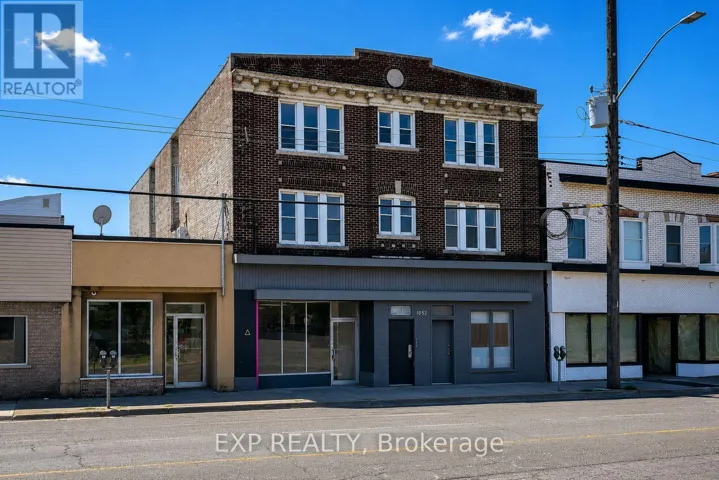 1052 BARTON STREET E, Hamilton (Crown Point), Ontario L8L3E5
