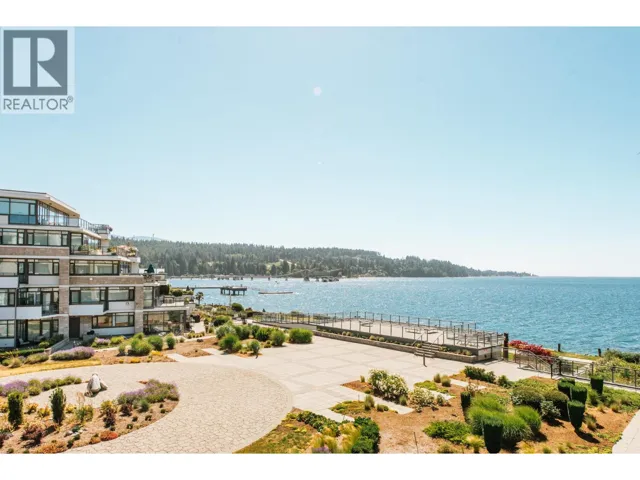 403 5725 TEREDO STREET, Sechelt, British Columbia V7Z0J7