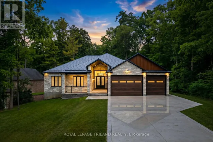 10175 MERRYWOOD DRIVE, Lambton Shores (Grand Bend), Ontario N0M1T0