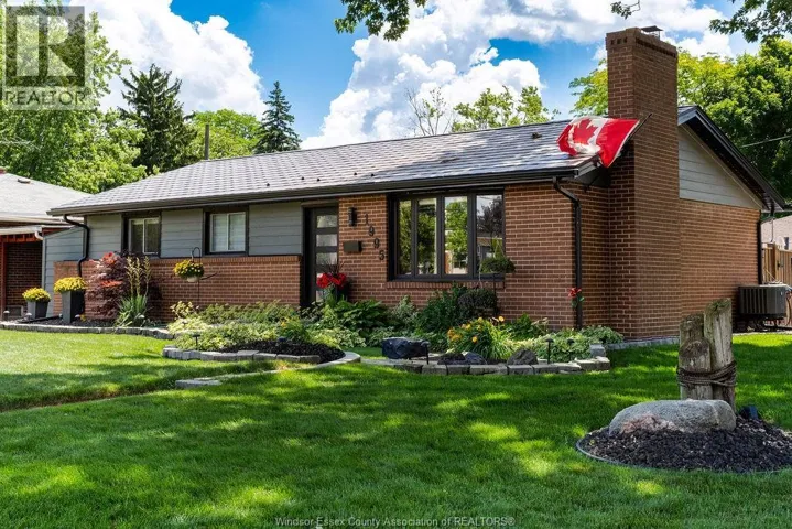1995 Labelle, Windsor, Ontario N9E1B5