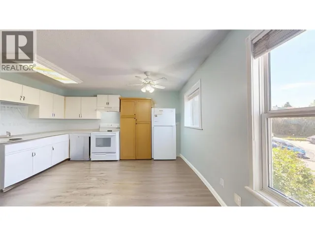 201 Hollyburn Drive, Kamloops, British Columbia V2E1Y9