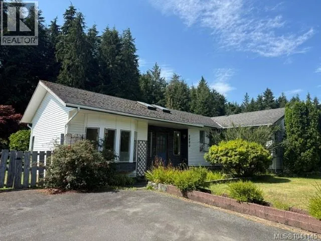 5890 Beaver Harbour Rd, Port Hardy, British Columbia V0N2P0