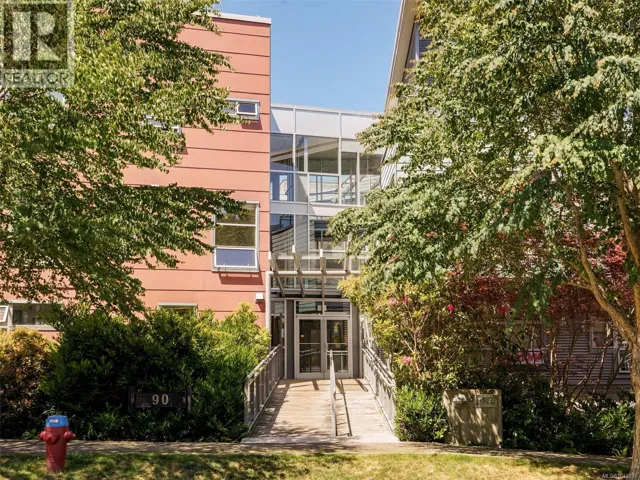 104 90 Regatta Landing, Victoria, British Columbia V9A7R2