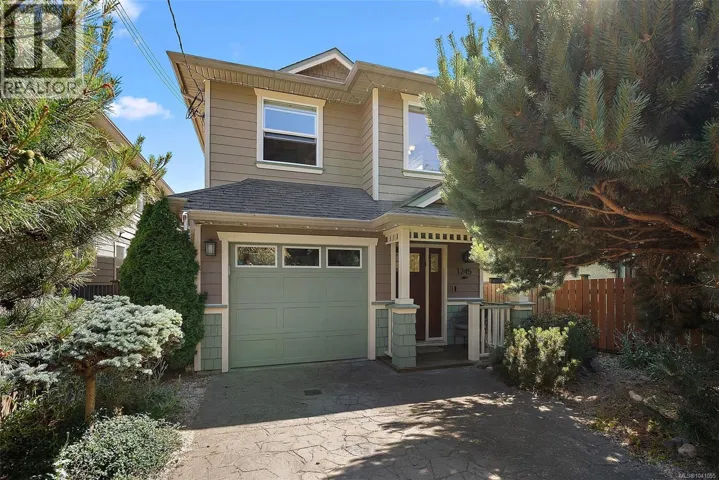 1245 Rudlin St, Victoria, British Columbia V8V3R8